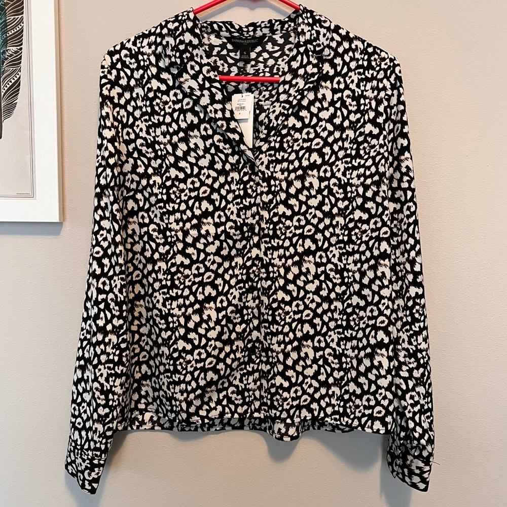 ☀️NWT ✨ Banana Republic Button Down